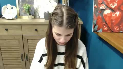 Gloria online show from November 2025 08:03:02 AM