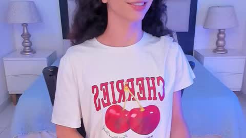 Thomm  Independent Model online show from January 2026 09:24:01 AM