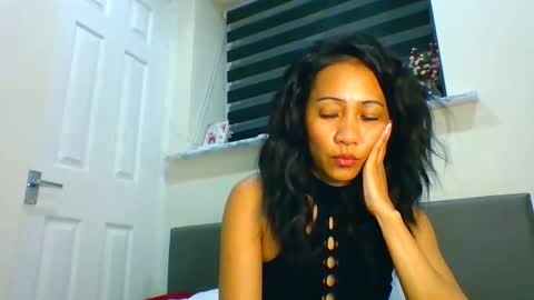 Snapshot of tinyasian911718 chatting on December 2024 06:14:01 PM Tinyasian911718 sweetinyasian instagram online show from December 2024 06:14:01 PM