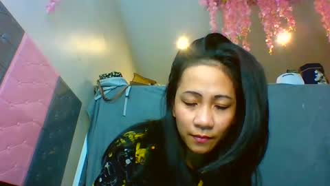 Snapshot of tinyasian911718 chatting on December 2024 06:18:02 PM Tinyasian911718 sweetinyasian instagram online show from December 2024 06:18:02 PM