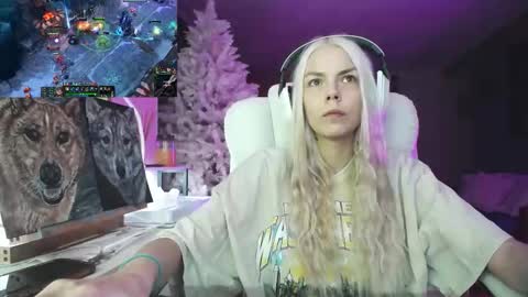 stage Kylie Sinner  brand CLITBAIT online show from November 2025 12:24:02 AM