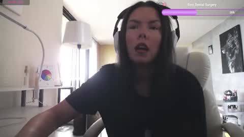 Snapshot of tinykylie chatting on July 2026 09:06:02 PM stage Kylie Sinner brand CLITBAIT online show from July 2026 09:06:02 PM