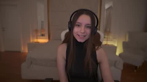 tinynataliee online show from March 2026 04:36:02 AM