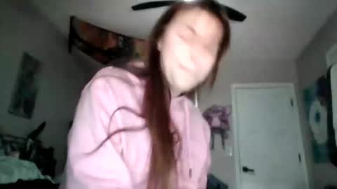 Snapshot of tinytittiexx chatting on April 2026 06:32:02 PM tinytittiexx online show from April 2026 06:32:02 PM