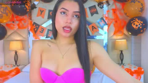 Tiphani Walker online show from October 2025 10:23:02 PM