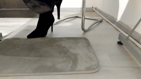 Snapshot of tired33 chatting on January 2025 02:41:02 PM Anna online show from January 2025 02:41:02 PM