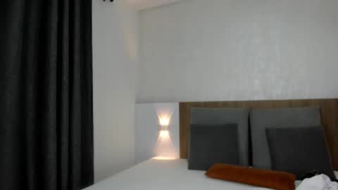 Snapshot of tisha_cole chatting on January 2025 05:52:02 AM Tisha online show from January 2025 05:52:02 AM