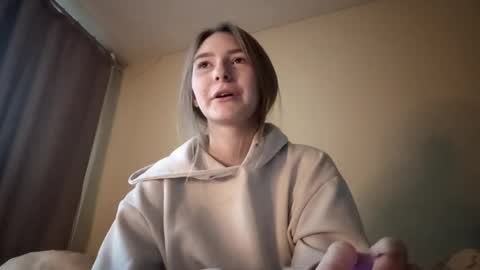 Hi Im Carry 18 years old online show from December 2025 06:07:01 AM