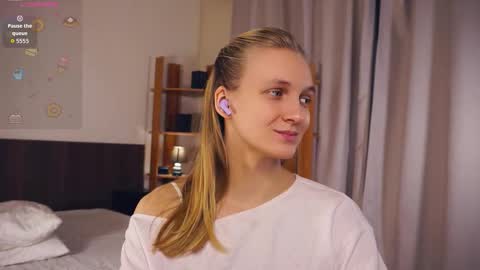 Mary online show from November 2025 06:35:02 AM