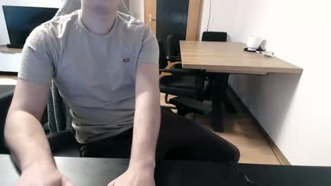 tobisk online show from March 2026 06:48:02 AM