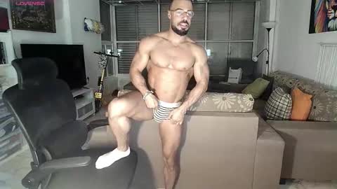 Snapshot of todd_dantes chatting on November 2025 07:03:01 PM Todd online show from November 2025 07:03:01 PM