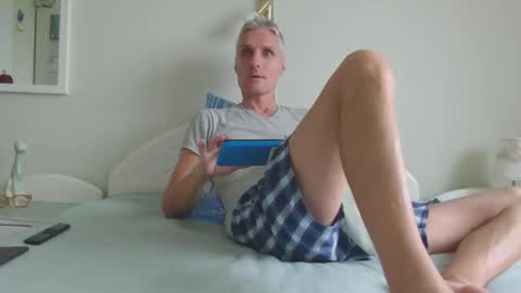 Daniel Bisexual uncut 20cm online show from September 2025 05:39:02 AM