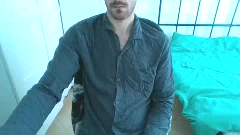 Snapshot of toja112 chatting on January 2025 09:24:01 AM Martin online show from January 2025 09:24:01 AM