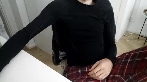 Snapshot of toja112 chatting on November 2025 02:17:01 PM Martin online show from November 2025 02:17:01 PM