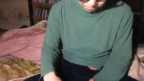 small man online show from November 2025 07:35:02 PM