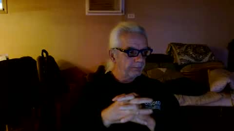 Snapshot of tom112292014 chatting on January 2025 12:49:01 PM tom112292014 online show from January 2025 12:49:01 PM