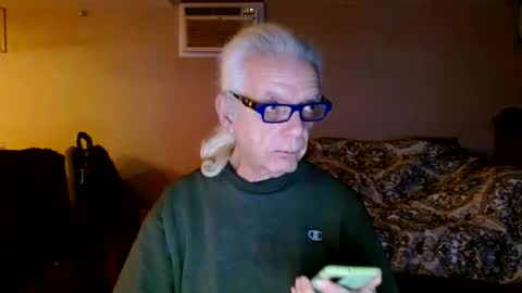 Snapshot of tom112292014 chatting on January 2025 10:44:01 AM tom112292014 online show from January 2025 10:44:01 AM