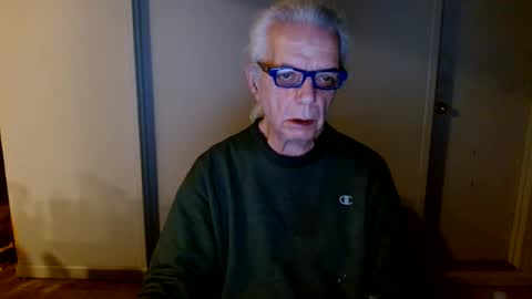 Snapshot of tom112292014 chatting on January 2025 11:32:02 AM tom112292014 online show from January 2025 11:32:02 AM