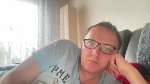 Snapshot of tom6644 chatting on February 2025 04:01:02 PM Tom online show from February 2025 04:01:02 PM