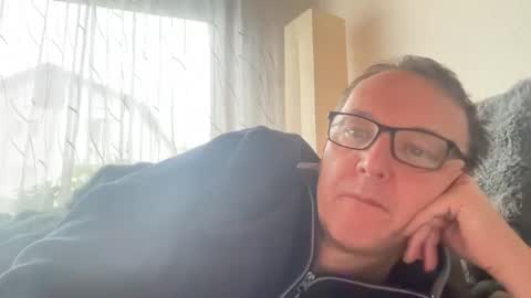 Snapshot of tom6644 chatting on November 2025 12:55:01 PM Tom online show from November 2025 12:55:01 PM