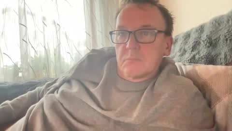 Snapshot of tom6644 chatting on November 2025 02:42:01 PM Tom online show from November 2025 02:42:01 PM