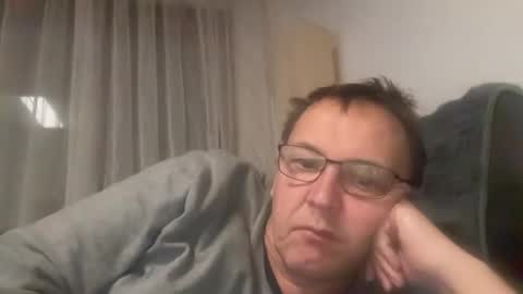 Snapshot of tom6644 chatting on December 2025 05:32:01 PM Tom online show from December 2025 05:32:01 PM