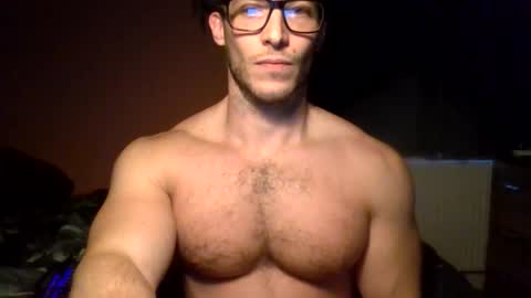 Snapshot of tom90ukx chatting on November 2025 03:56:02 PM tom90ukx online show from November 2025 03:56:02 PM