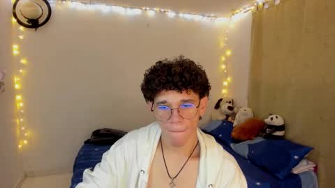 Tom Blue online show from October 2025 12:29:01 PM