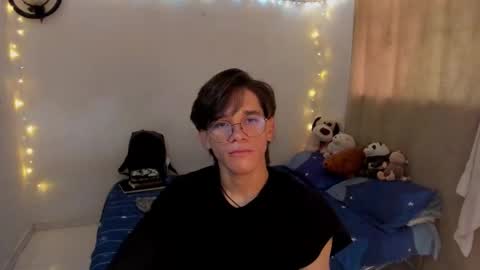 Tom Blue online show from October 2025 06:41:02 PM