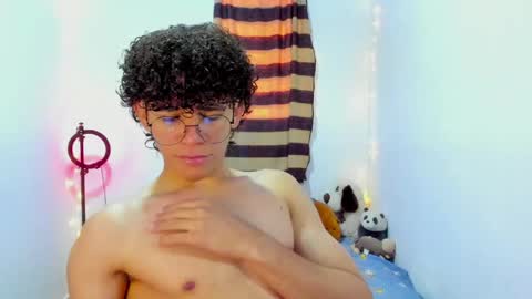 Tom Blue online show from April 2026 03:55:02 PM