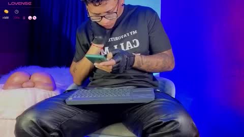 Tom online show from October 2025 11:35:02 PM