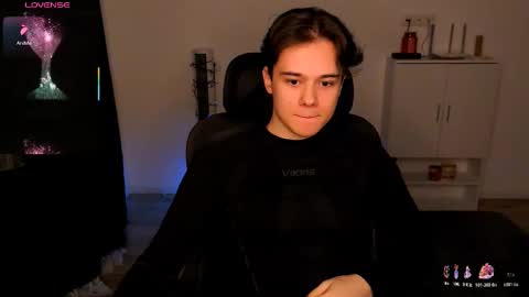 Snapshot of tom_er0s chatting on January 2026 05:18:02 PM Tom online show from January 2026 05:18:02 PM