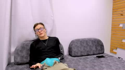 Tom online show from June 2026 06:34:02 PM
