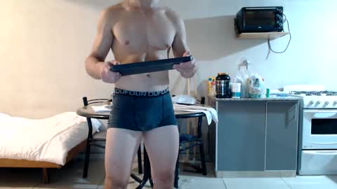 Snapshot of tom_show chatting on January 2025 07:05:01 AM tom_show online show from January 2025 07:05:01 AM