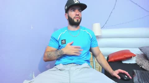 Snapshot of tomas_wolfk chatting on January 2025 03:45:02 AM Andres. online show from January 2025 03:45:02 AM