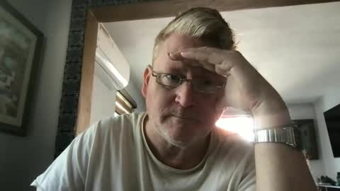 Snapshot of tomascausa chatting on February 2025 06:40:01 PM Hola online show from February 2025 06:40:01 PM