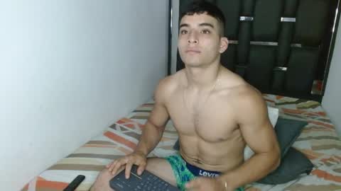 tomaz_18 online show from April 2026 09:52:01 AM