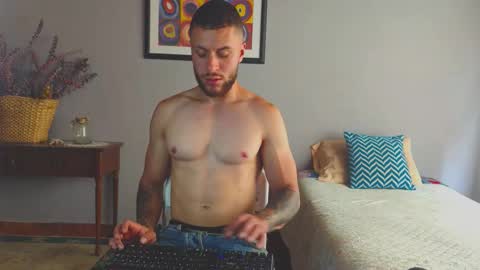 tomDavisXl online show from March 2026 03:40:01 PM