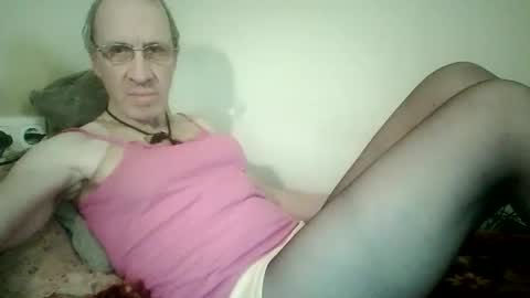 tomislav321 online show from April 2026 09:30:02 PM