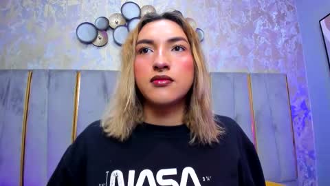 Snapshot of tomlondon_ chatting on November 2025 12:05:02 PM online show from November 2025 12:05:02 PM