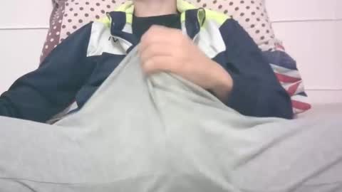 tommaso9046 online show from December 2024 05:22:01 PM