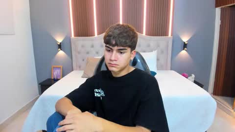 Tommy  online show from November 2025 03:40:02 AM