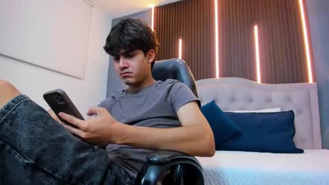 Tommy  online show from December 2025 03:23:01 AM