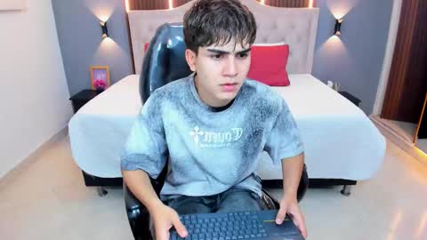 Tommy  online show from January 2026 03:20:02 AM