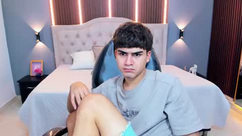 Snapshot of tommy18__ chatting on June 2026 03:17:01 AM Tommy online show from June 2026 03:17:01 AM