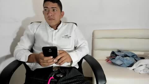 Snapshot of tommy_2456 chatting on January 2025 01:17:01 AM tommy_2456 online show from January 2025 01:17:01 AM