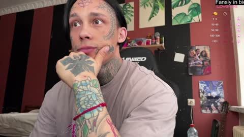 Snapshot of tommy__gun_ chatting on December 2024 09:16:02 AM Tommy and Katana online show from December 2024 09:16:02 AM