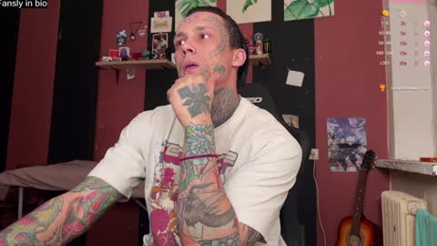 Snapshot of tommy__gun_ chatting on January 2025 09:54:01 PM Tommy and Katana online show from January 2025 09:54:01 PM