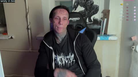 Snapshot of tommy__gun_ chatting on January 2025 04:50:02 PM Tommy and Katana online show from January 2025 04:50:02 PM