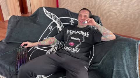 Snapshot of tommy__gun_ chatting on January 2025 09:30:02 AM Tommy and Katana online show from January 2025 09:30:02 AM